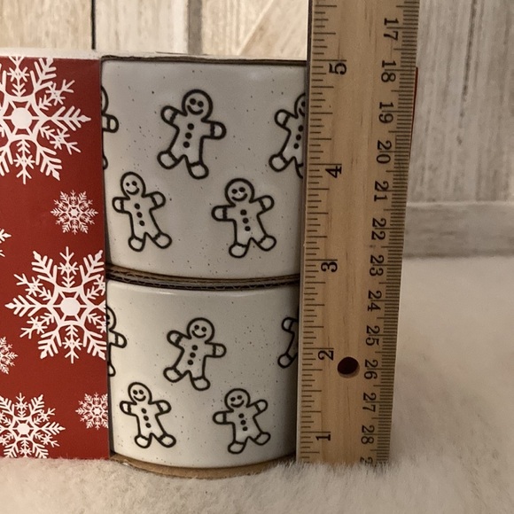 Bakeshop Set of Four Gingerbread Man Ramekins - Picture 4 of 5